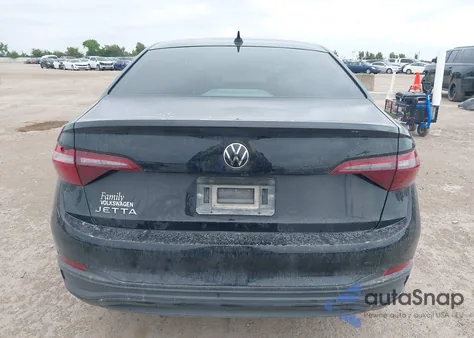 2024 Volkswagen Jetta 1.5T S z USA, uszkodzony, nr VIN 3VW5M7BU4RM103142